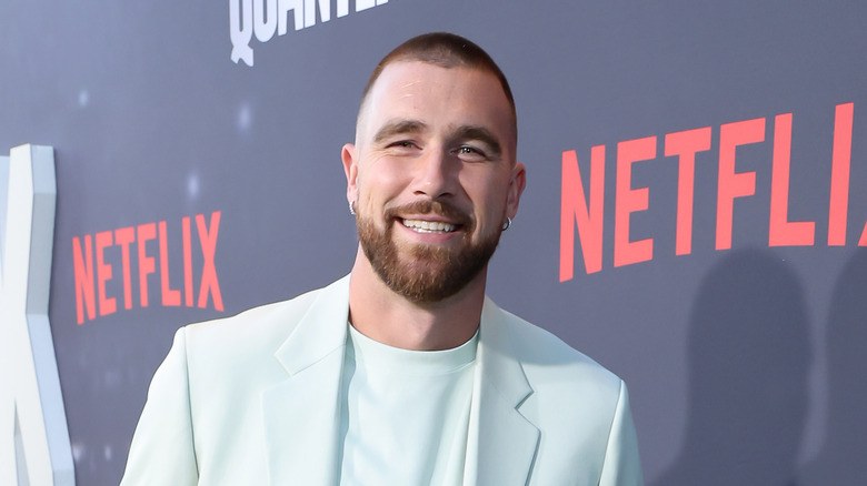 Travis Kelce in posa