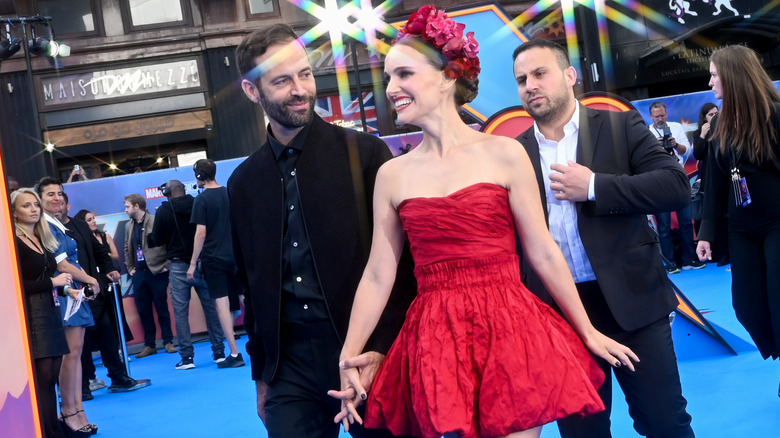 Benjamin Millepied sorride a Natalie Portman