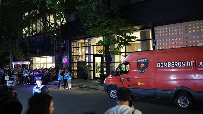 Ambulanza fuori dall'hotel a Buenos Aires