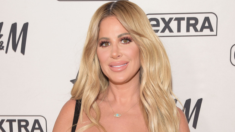 Kim Zolciak sorride in primo piano