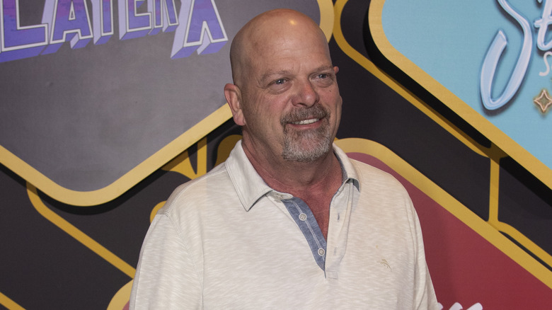 Rick Harrison indossa una polo