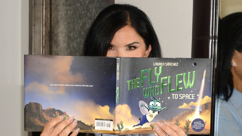 Lauren Sanchez con il libro