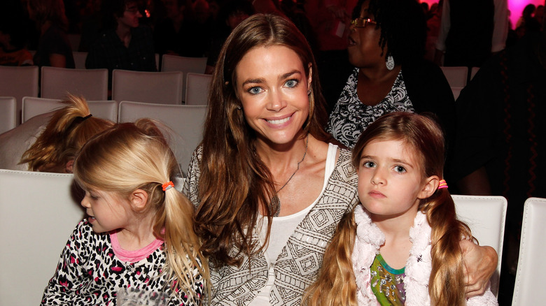 Denise Richards posa con Sami e Lola