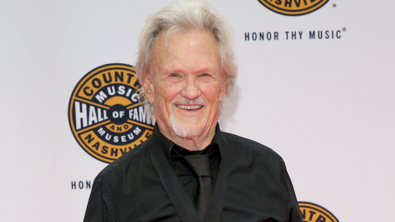 Kris Kristofferson sorride all'evento Country Music Hall of Fame 2017