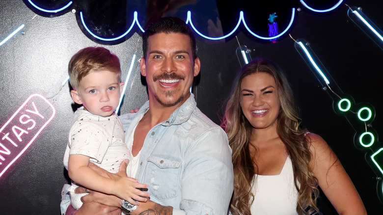 Jax Taylor e Brittany Cartwright posano con il figlio Cruz