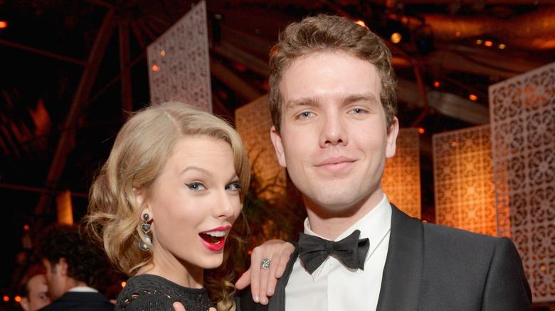 Austin e Taylor Swift posano a una festa