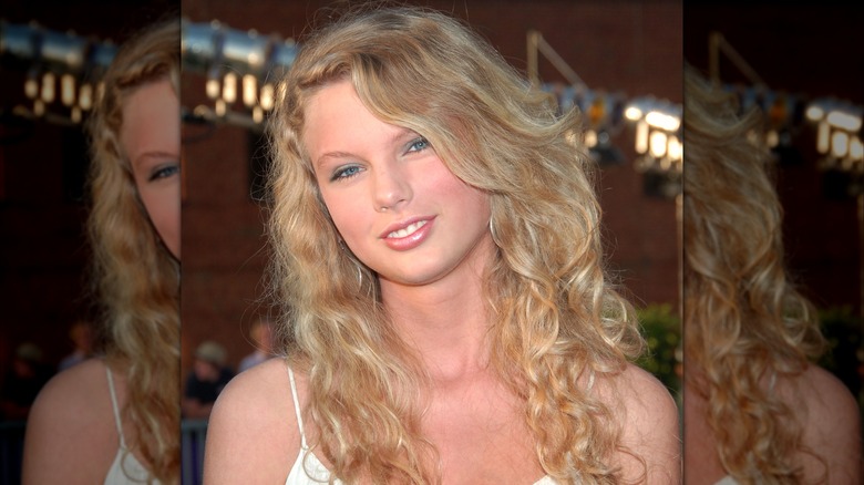 Taylor Swift sorride