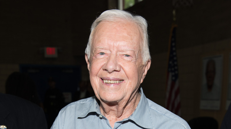 Jimmy Carter posa alla libreria Bookends