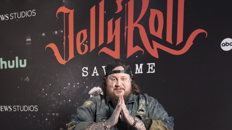 Jelly Roll in posa alla premiere di Jelly Roll: Save Me