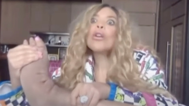 Wendy Williams tiene il piede gonfio