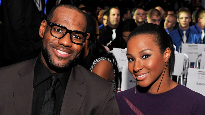 LeBron e Savannah James si siedono insieme