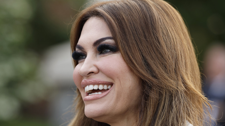 Kimberly Guilfoyle sorride