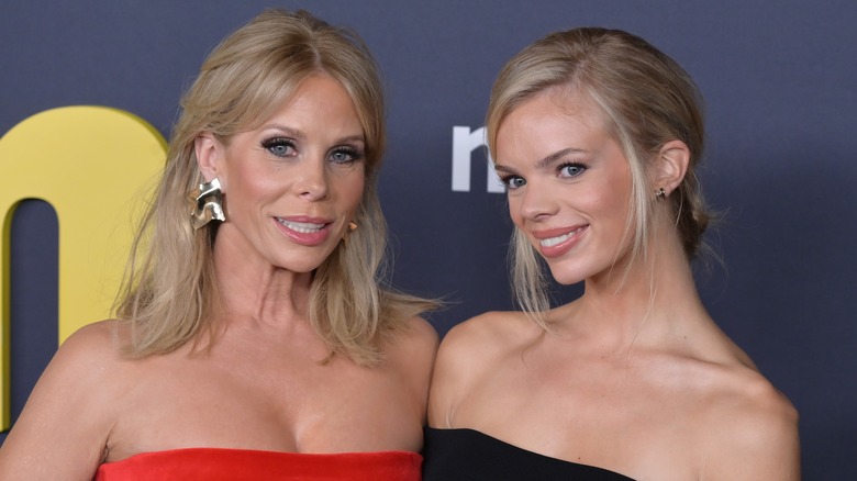 Cheryl Hines con Catherine Young