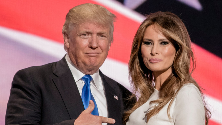 Donald Trump indica Melania Trump