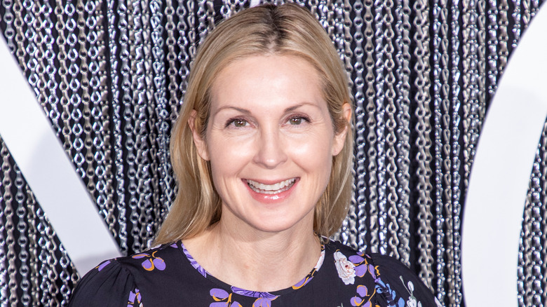 Kelly Rutherford sorride