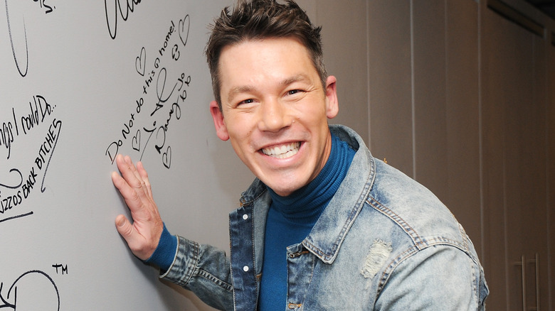 David Bromstad posa per le telecamere