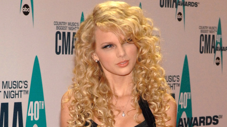 Taylor Swift posa per le fotografie