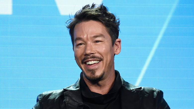 David Bromstad sorride