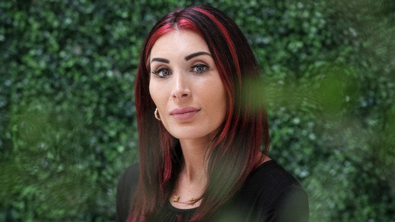 Laura Loomer in posa