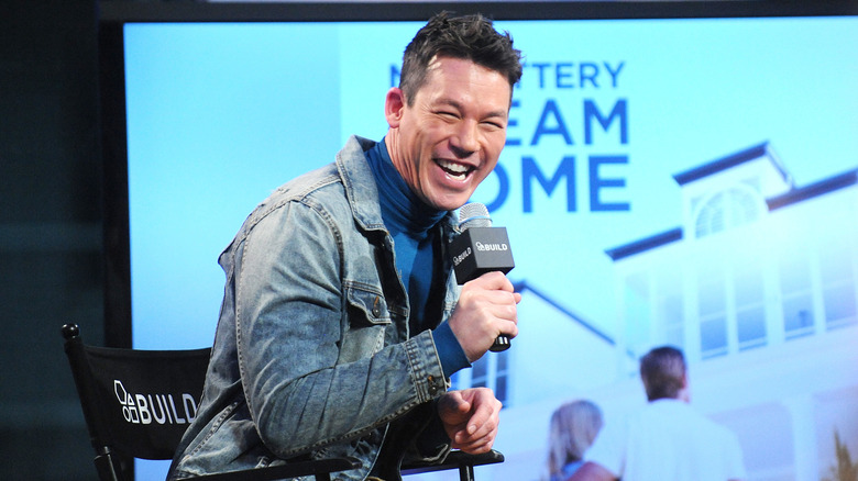 David Bromstad sorride