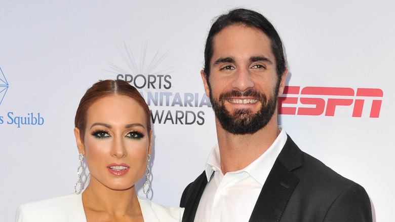 Tappeto rosso di Becky Lynch e Seth Rollins