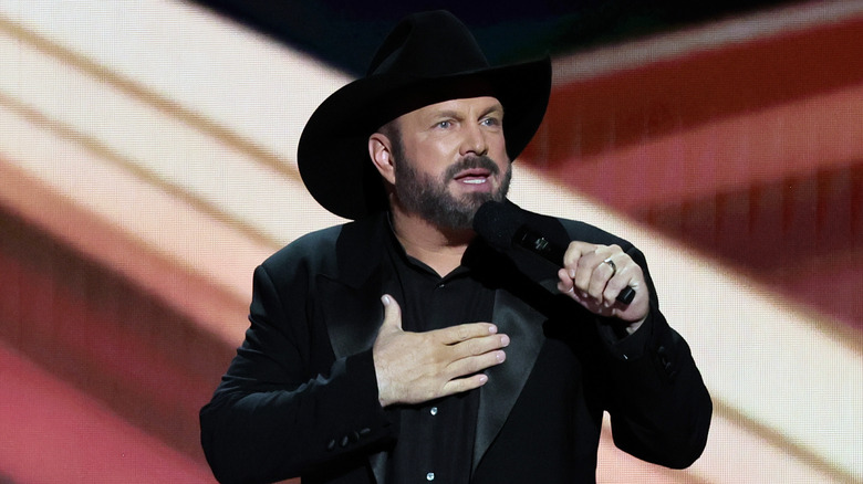 Garth Brooks parla