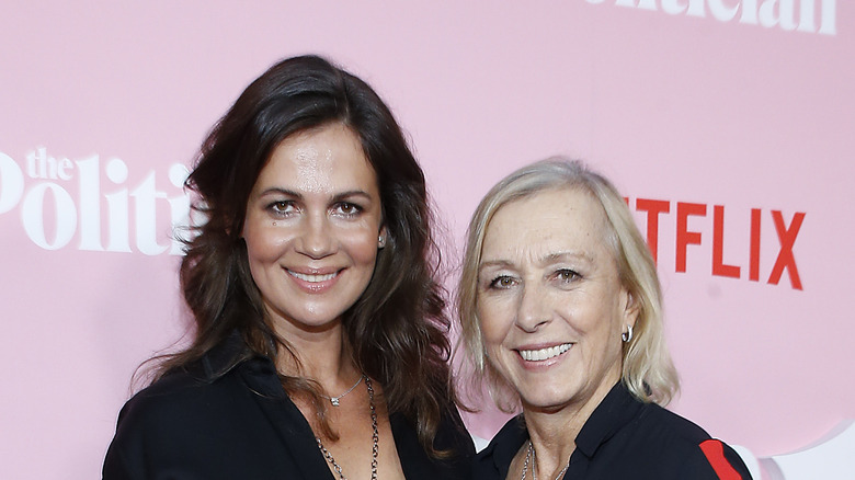 Julia Lemigova e Martina Navratilova sorridono