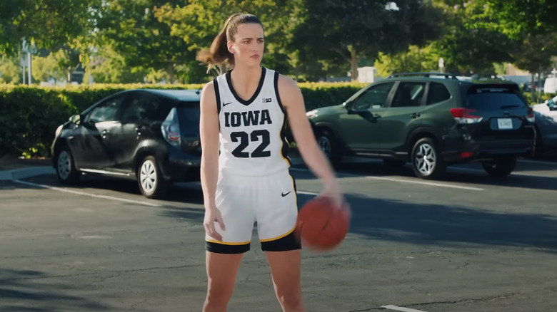 Caitlin Clark in maglia dell'Iowa