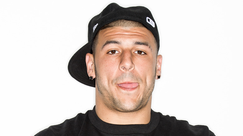 Cappello di Aaron Hernandez al contrario