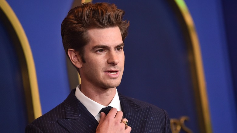 Andrew Garfield in posa