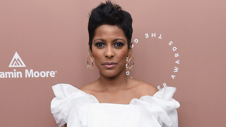 Tamron Hall in posa