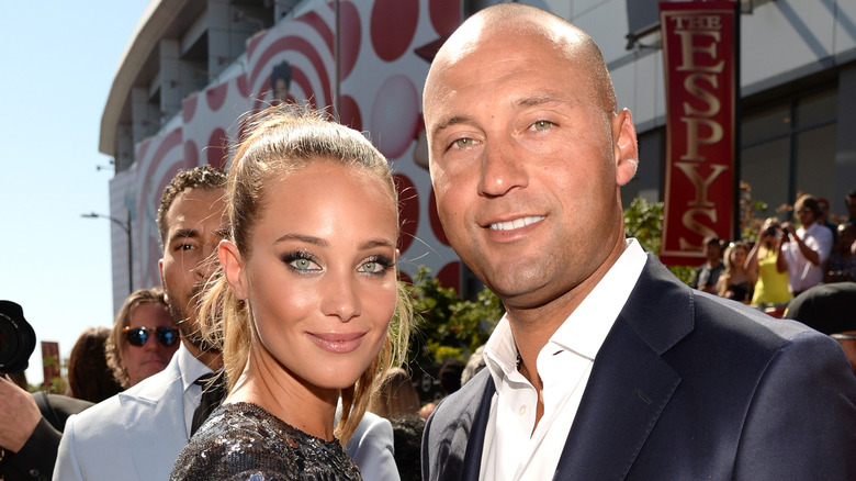 Derek e Hannah Jeter posano all'aperto mentre partecipano agli ESPY.