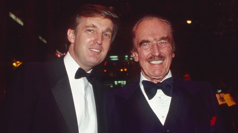 Donald Trump e Fred Trump Sr. sorridono