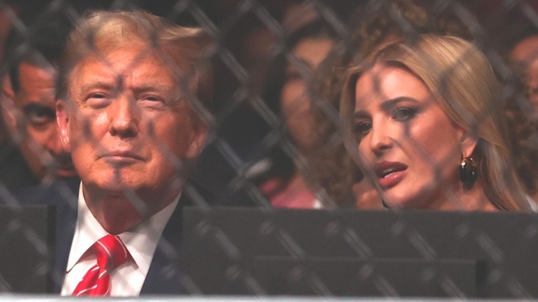 Donald Trump e Ivanka Trump partecipano a una partita UFC del 2024 a Miami, in Florida