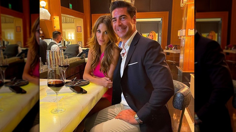 Emma et Jesse Watters posent ensemble