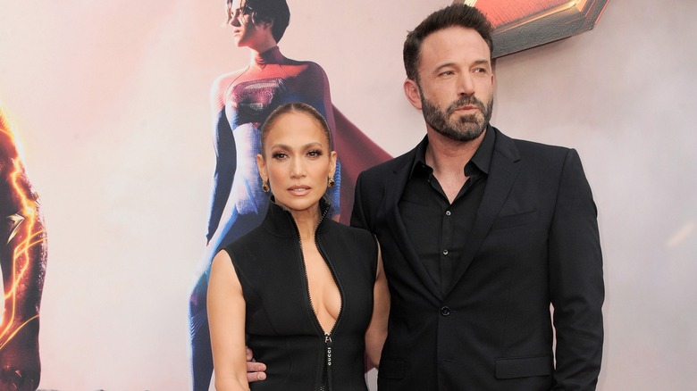 Jennifer Lopez e Ben Affleck vestiti di nero