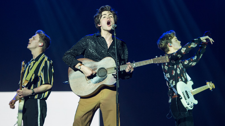 New Hope Club sul palco dal vivo