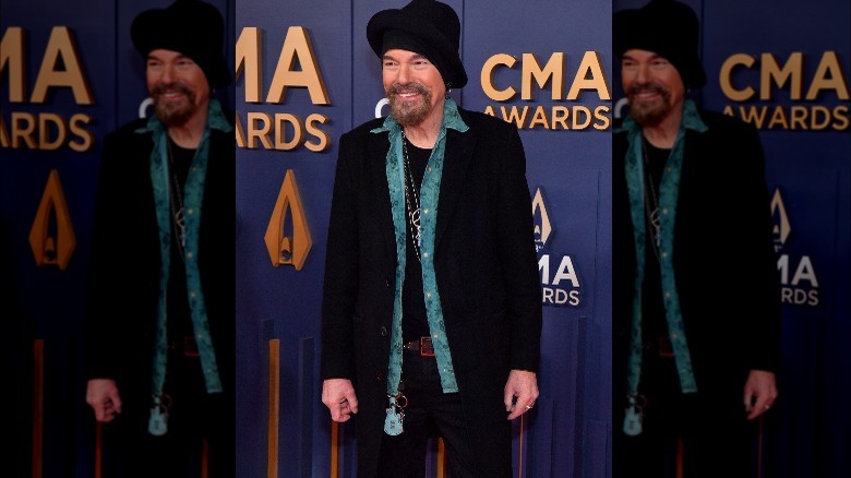 Billy Bob Thornton sul tappeto rosso per i CMA 2024 a Nashville, TN