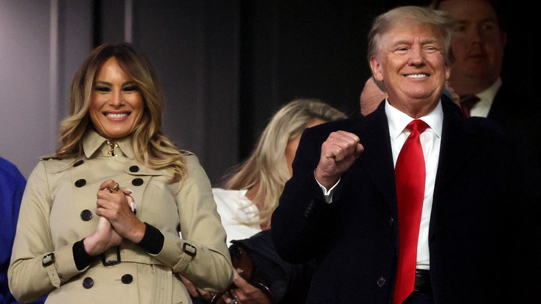 Melania e Donald Trump, entrambi sorridenti