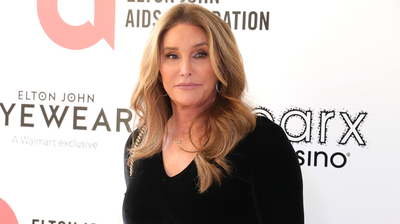 Caitlyn Jenner SKY tappeto rosso Elton John