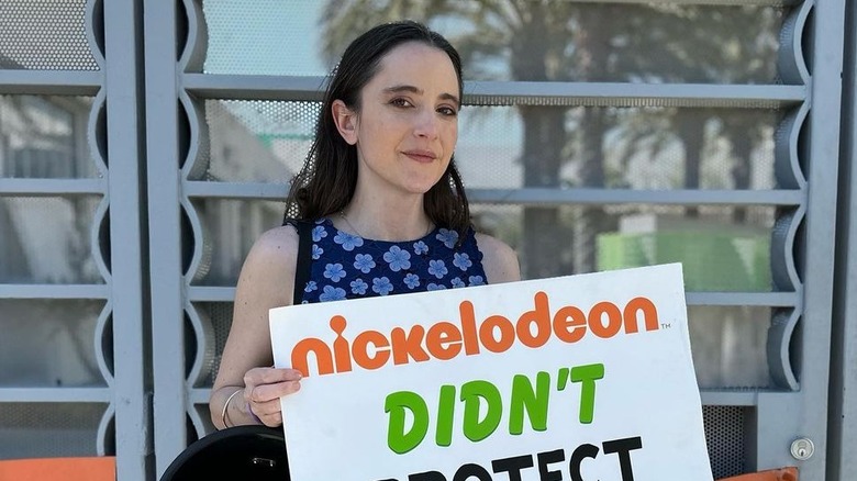 Alexa Nikolas protesta contro Nickelodeon