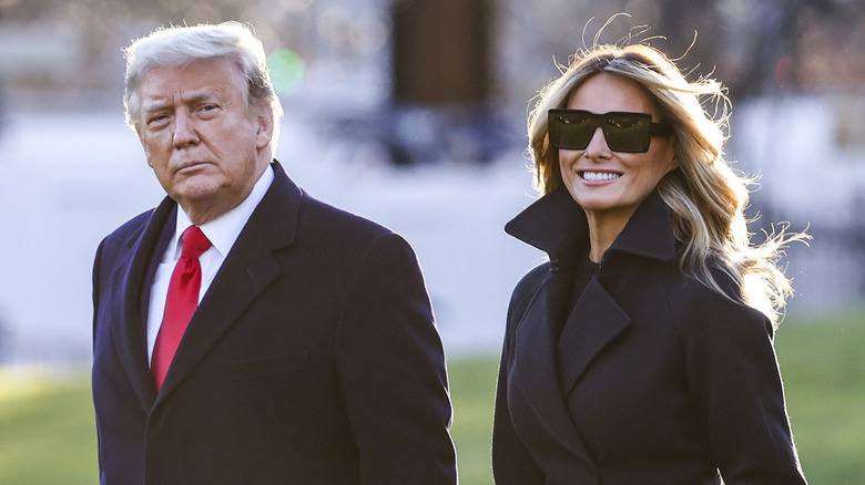 Donald Trump con Melania sorridente