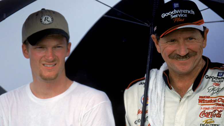 Dale Earnhardt Jr. e Sr.