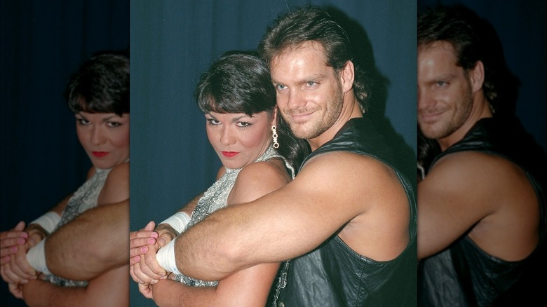 Chris Benoit abbraccia Nancy Benoit