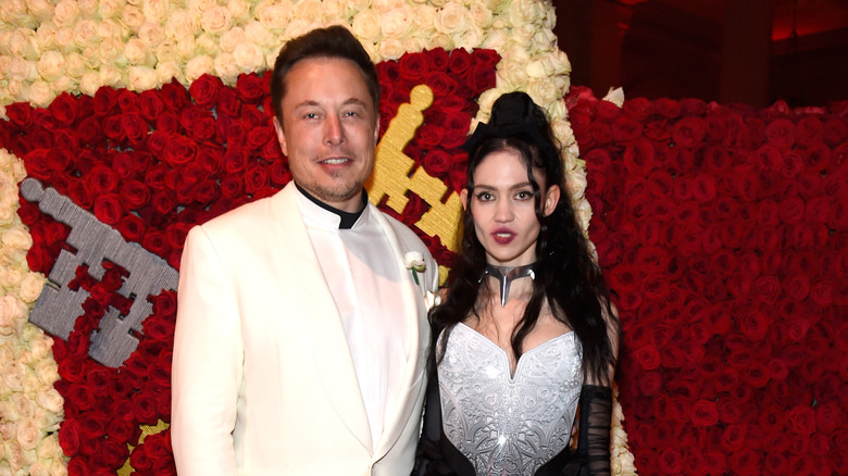 Elon Musk, Grimes in posa