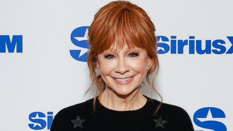 Reba McEntire agli studi SiriusXM di New York (2024)