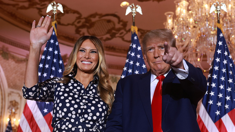 Melania e Donald Trump posano insieme