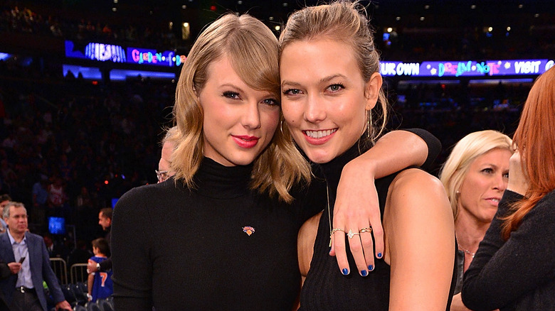 Taylor Swift e Karlie Kloss in posa